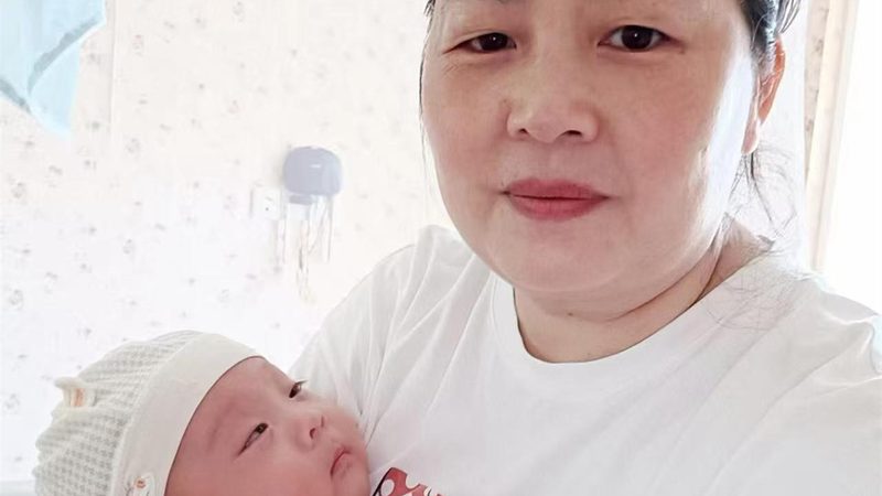 小标题：月嫂服务的重要性